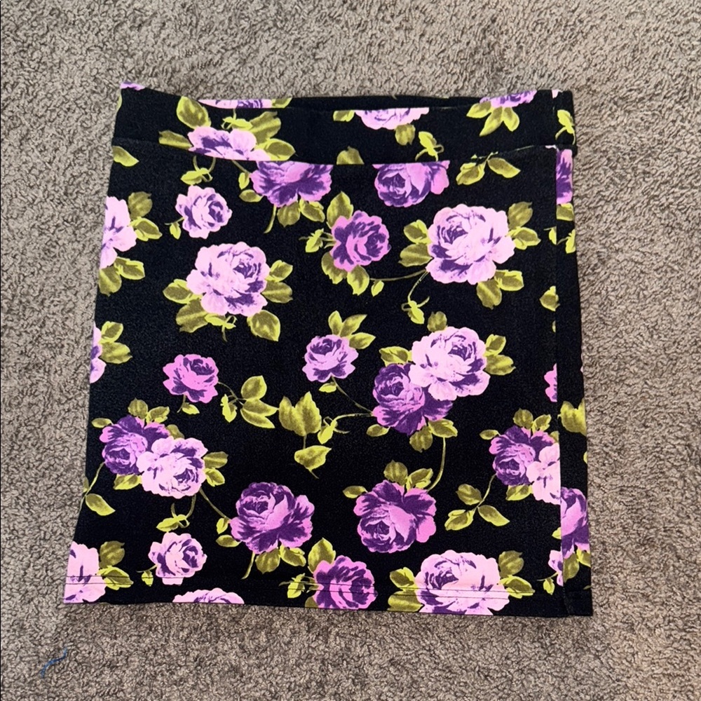 2 for $12 🎉 Large Forever 21 Floral Black/Purple Skirt
